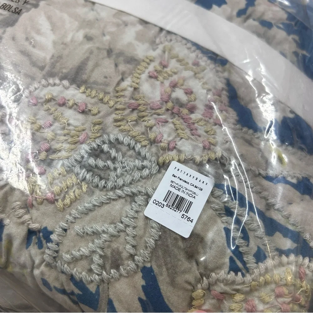 Pottery Barn Bethany Floral Embroidered Reversible Quilt + 2 Standard Shams NWT